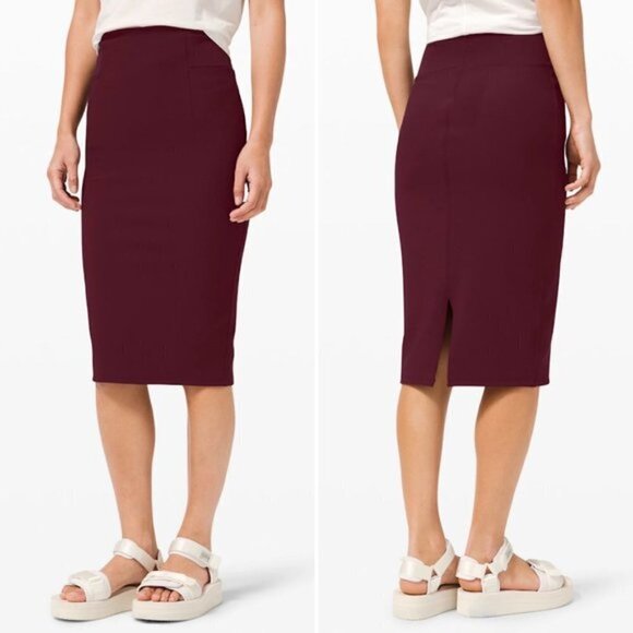 NEW Lululemon A New Route Skirt Cassis I Size 12 - Picture 2 of 9